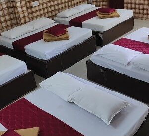 10 Persons AC suite
